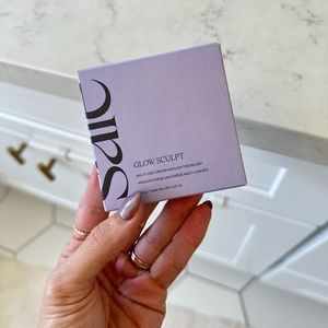 Saie
Glow Sculpt Multi-Use Cream Highlighting Blush